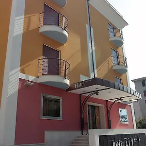 3* Hotel Fly
